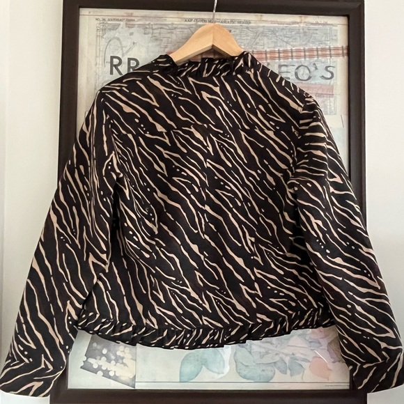 Silkland 100% Silk Animal Print Ruffle Edge Jacket MP - Picture 6 of 11